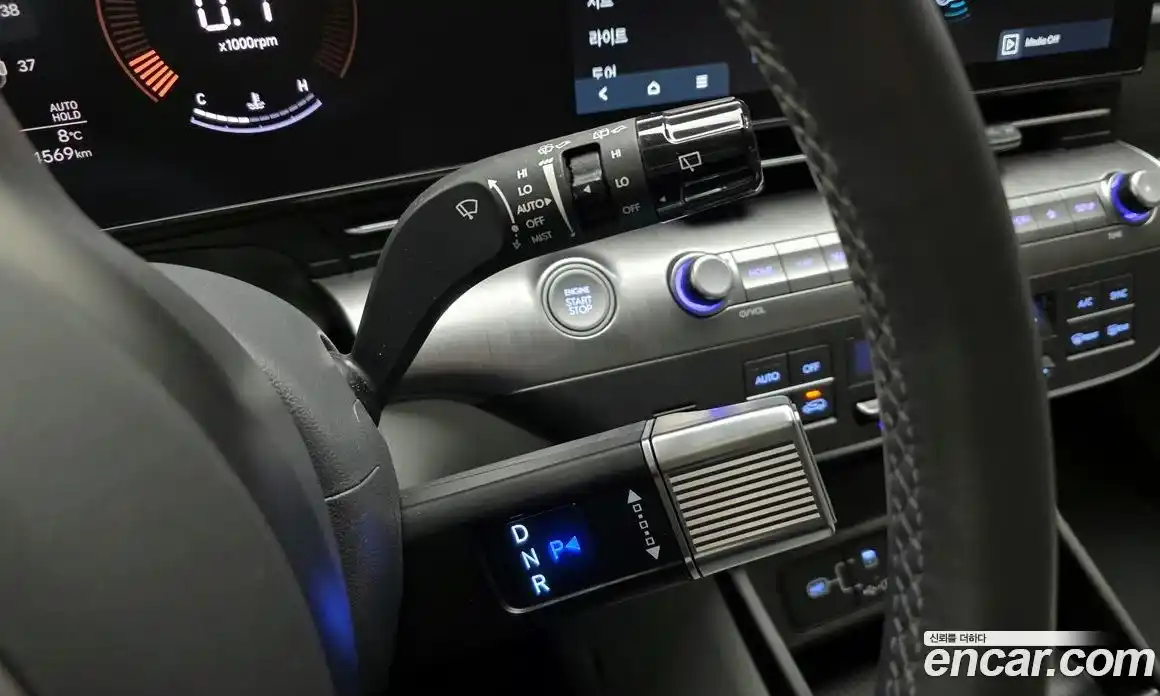 Hyundai Kona 2023 1.6 автомат (гидро), фото 9
