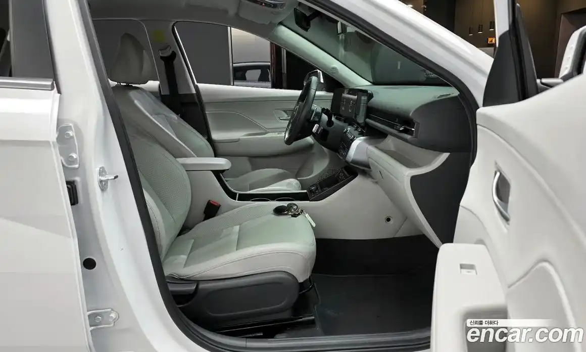 Hyundai Kona 2023 1.6 автомат (гидро), фото 10