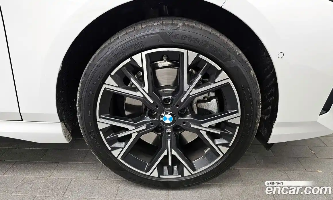 BMW 1 серия 2025 2.0 автомат (гидро), фото 5