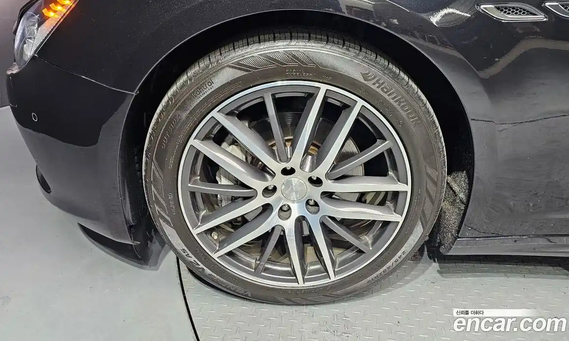 Maserati Ghibli 2016 3.0 автомат (гидро), фото 5 Maserati Ghibli 2016 3.0 автомат (гидро), фото 5