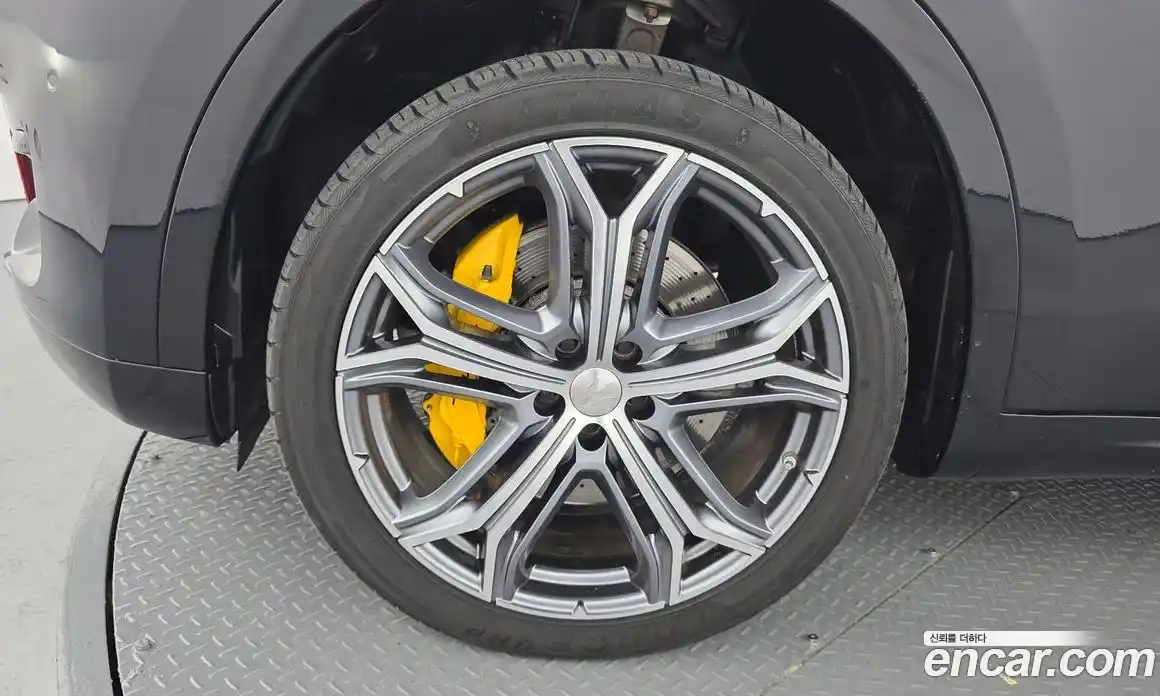 Maserati Levante 2019 3.0 автомат (гидро), фото 5 Maserati Levante 2019 3.0 автомат (гидро), фото 5