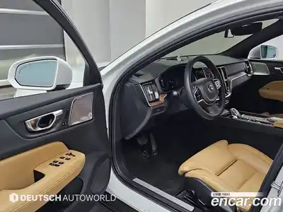 Volvo V60 2023 2.0 автомат (гидро), миниатюра 11