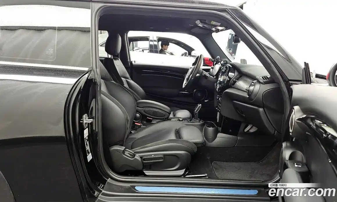 Mini Cooper 2023 автомат (гидро), фото 11
