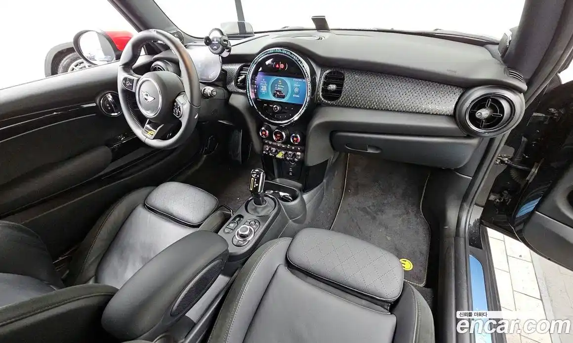 Mini Cooper 2023 автомат (гидро), фото 7