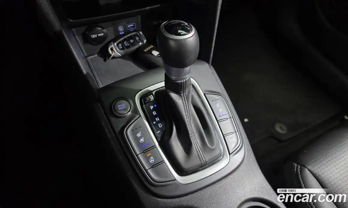 Hyundai Kona 2018 1.6 автомат (гидро), фото 12