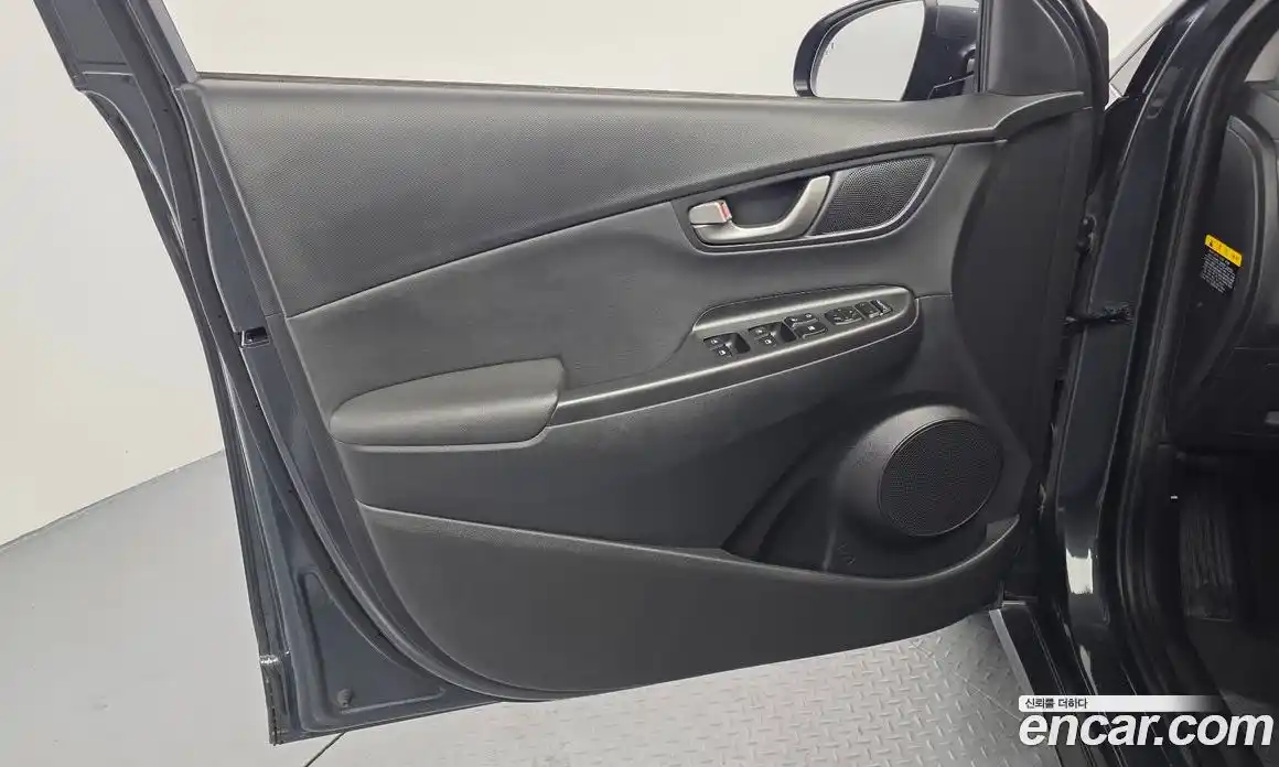 Hyundai Kona 2018 1.6 автомат (гидро), фото 14