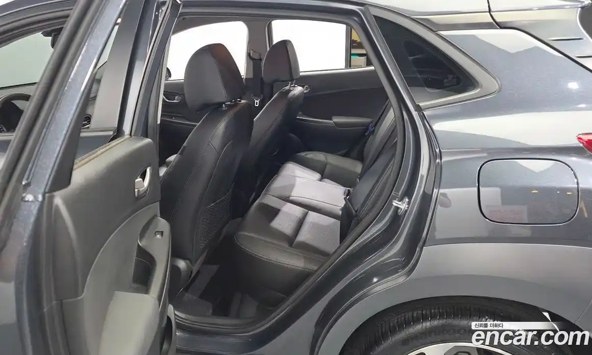 Hyundai Kona 2018 1.6 автомат (гидро), фото 17