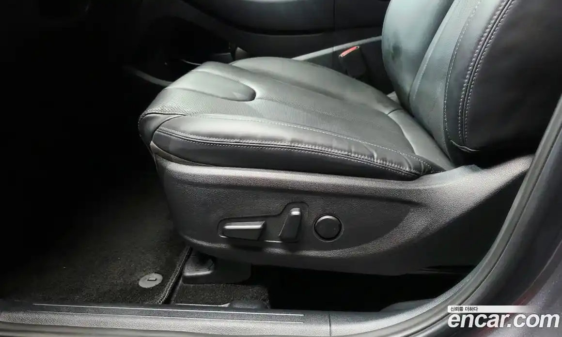 Hyundai Santa Fe 2022 2.2 автомат (гидро), фото 31