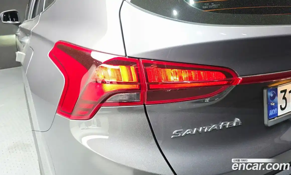 Hyundai Santa Fe 2022 2.2 автомат (гидро), фото 9
