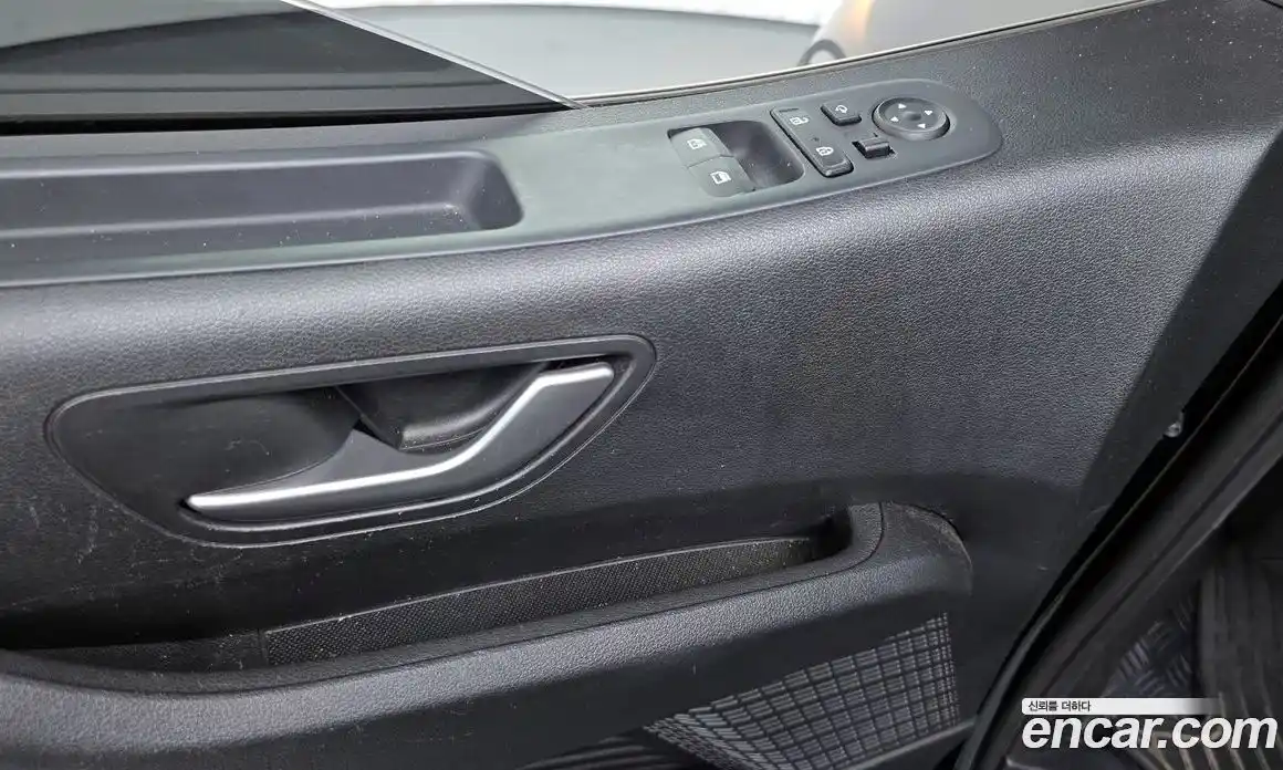 Hyundai Staria 2023 3.5 автомат (гидро), фото 28