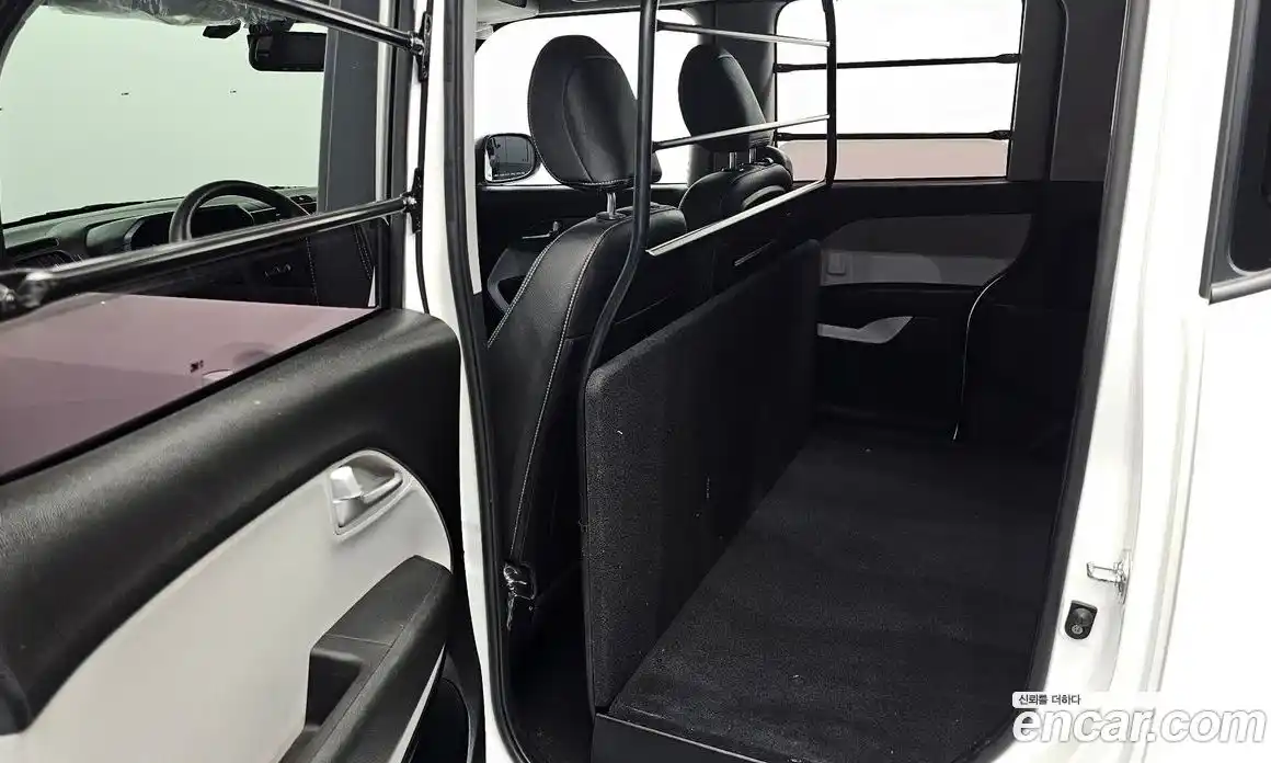 Kia Ray 2023 1.0 автомат (гидро), фото 17