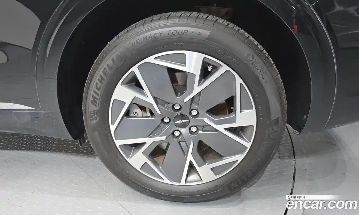 Genesis GV70 2025 0.1 автомат (гидро), фото 7