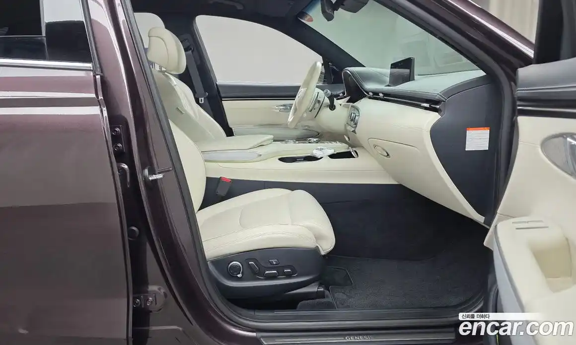 Genesis GV70 2023 0.1 автомат (гидро), фото 11