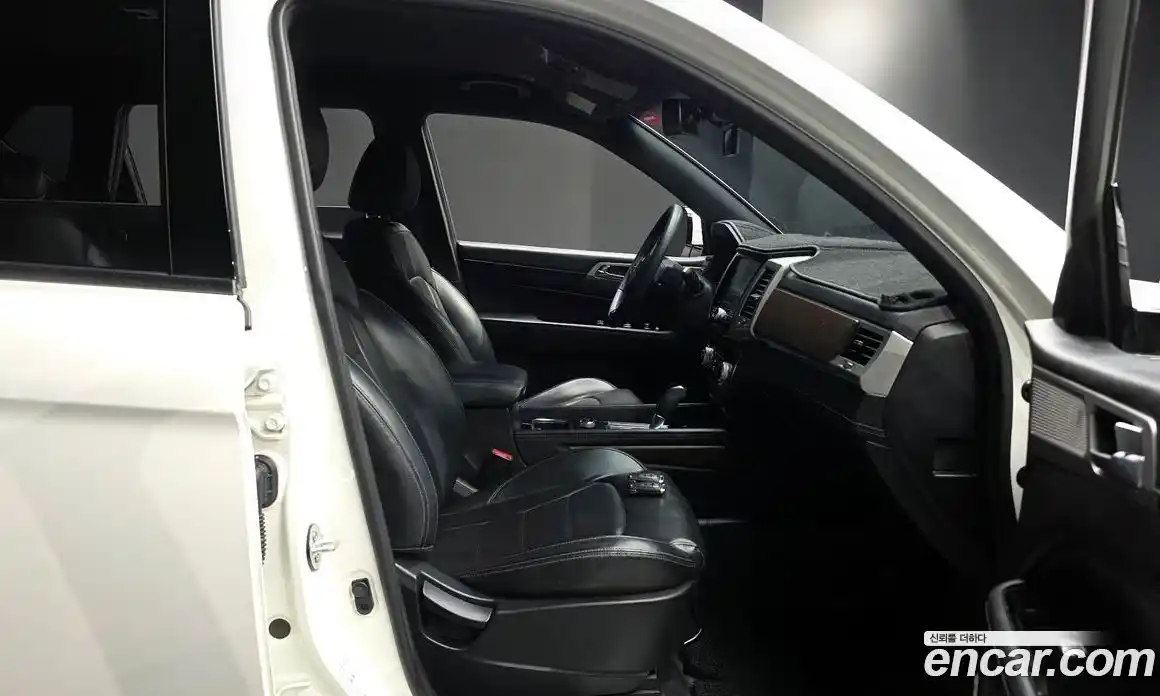 SsangYong Rexton 2018 2.2 автомат (гидро), фото 18
