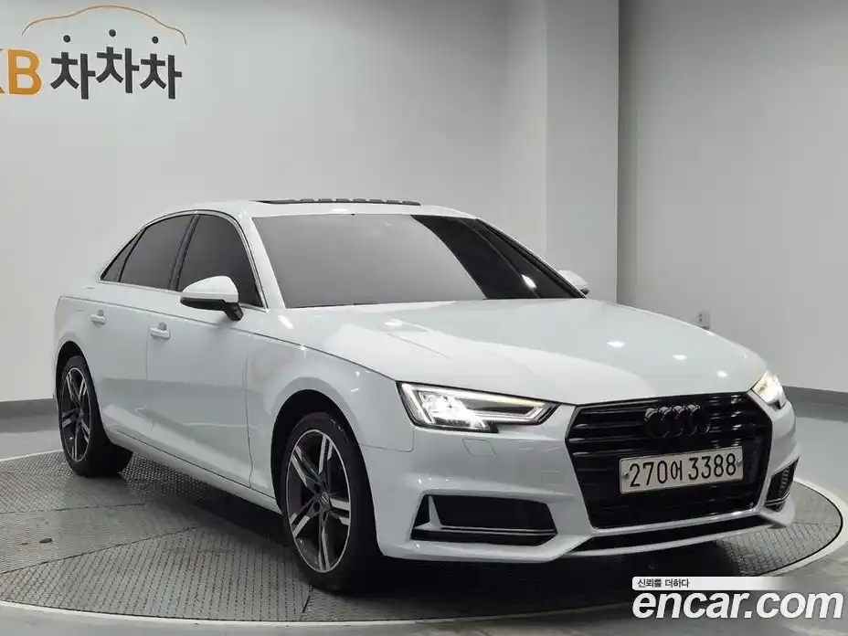 Audi A4 2019 2.0 автомат (гидро), фото 4