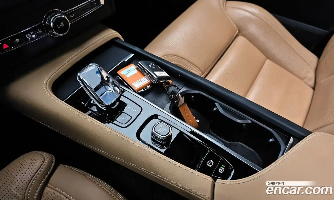 Volvo XC90 2022 2.0 автомат (гидро), фото 12