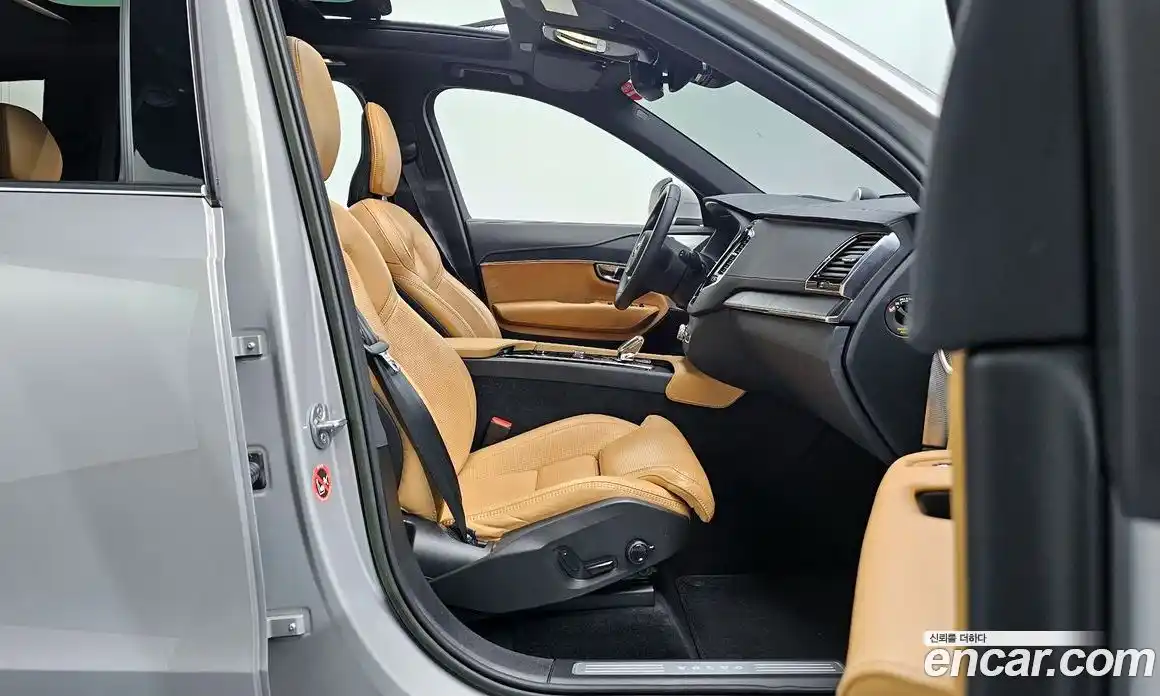 Volvo XC90 2022 2.0 автомат (гидро), фото 16