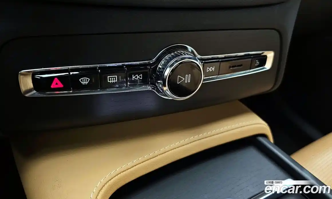 Volvo XC90 2022 2.0 автомат (гидро), фото 24