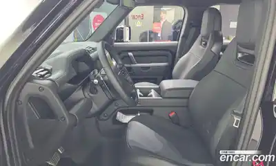 Land Rover Defender 2026 4.4 автомат (гидро), миниатюра 3
