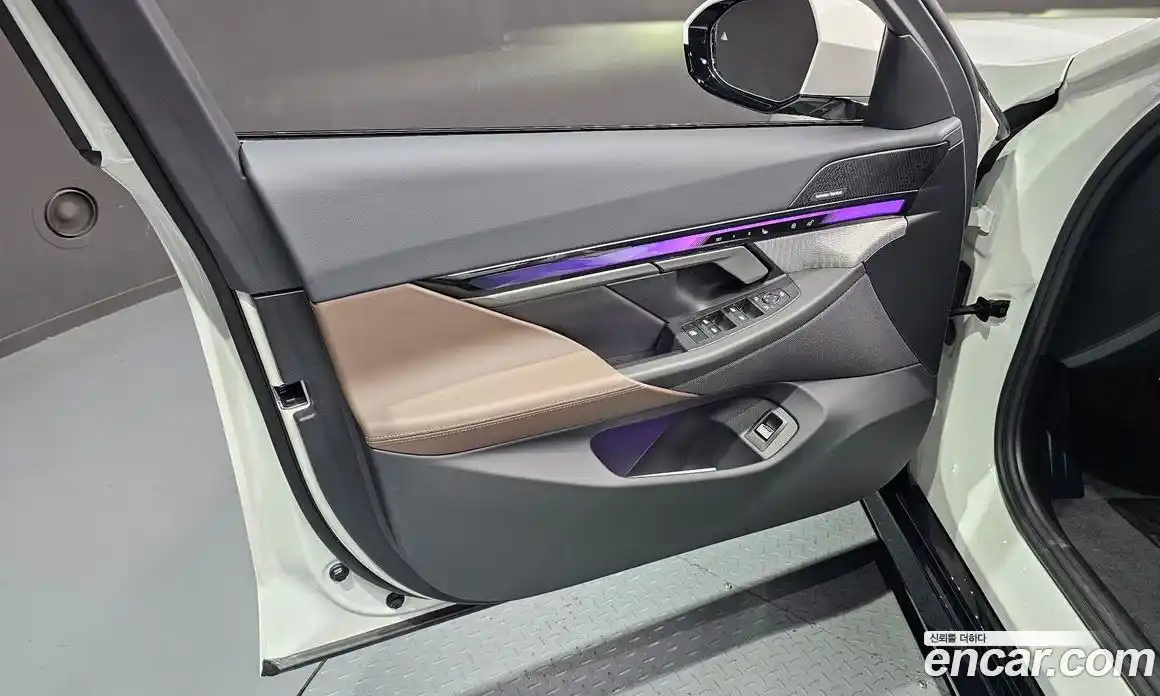 BMW 5 серия 2025 2.0 автомат (гидро), фото 14