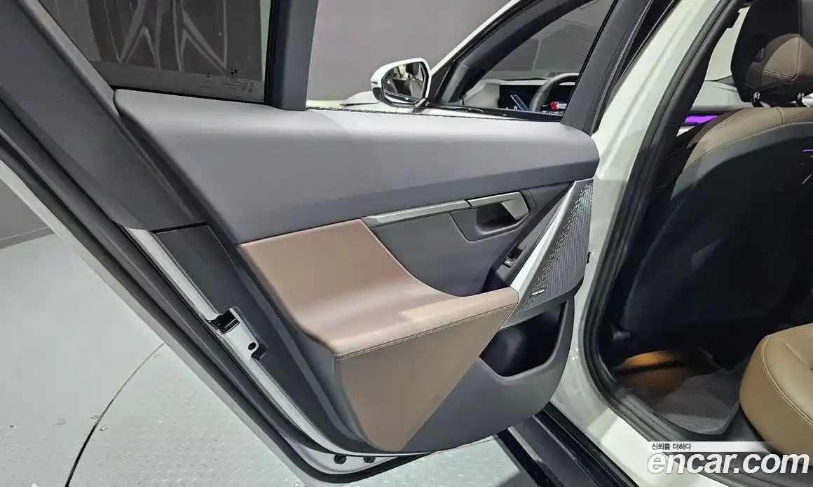 BMW 5 серия 2025 2.0 автомат (гидро), фото 15