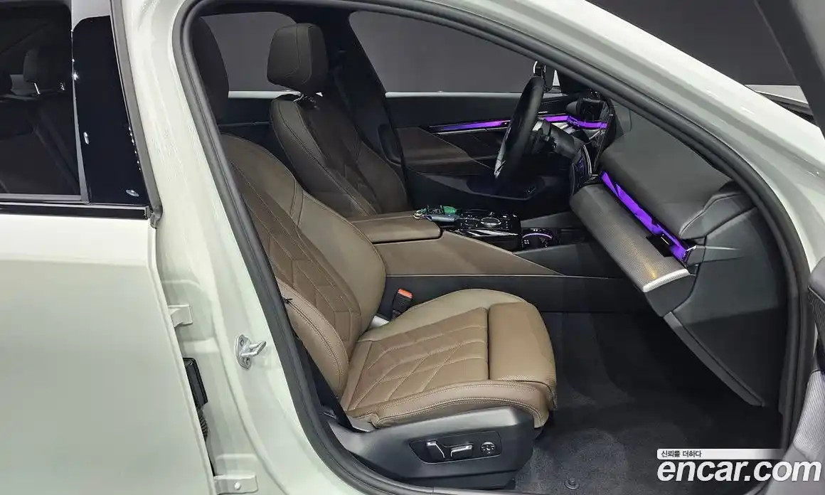 BMW 5 серия 2025 2.0 автомат (гидро), фото 16