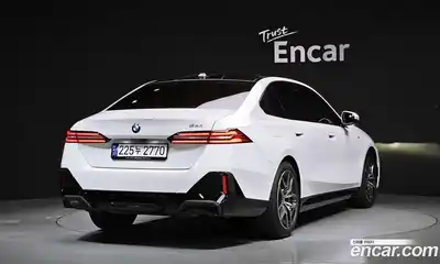 BMW 5 серия 2025 2.0 автомат (гидро), миниатюра 2
