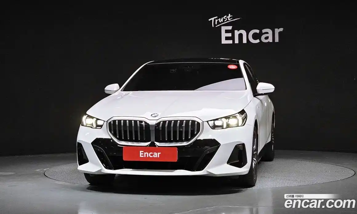 BMW 5 серия 2025 2.0 автомат (гидро), фото 3
