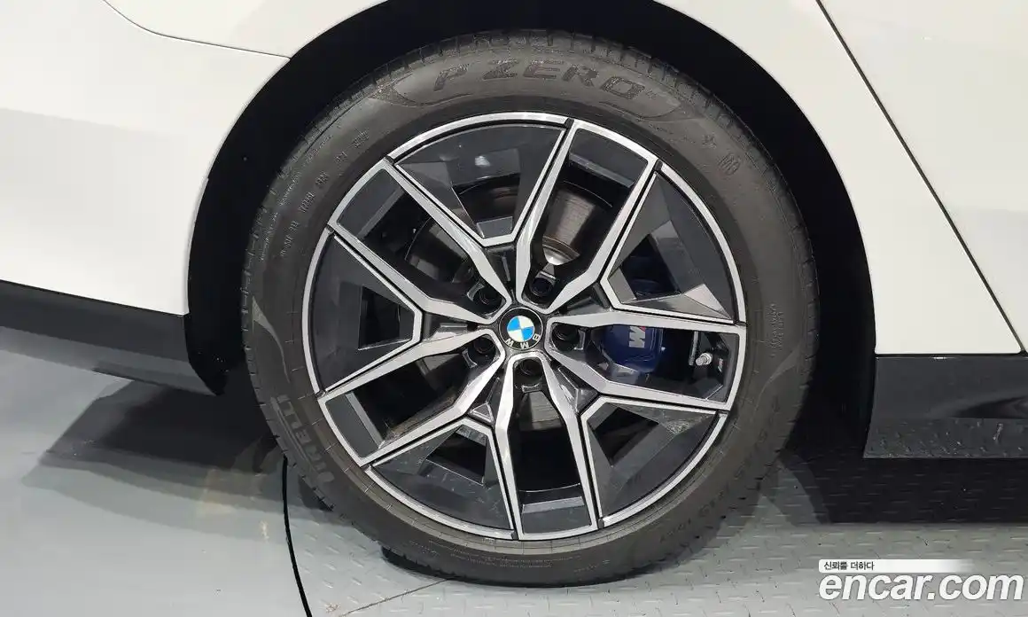 BMW 5 серия 2025 2.0 автомат (гидро), фото 5