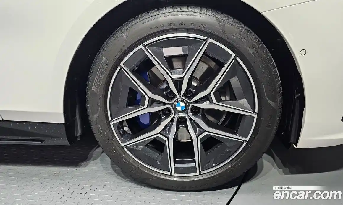 BMW 5 серия 2025 2.0 автомат (гидро), фото 7