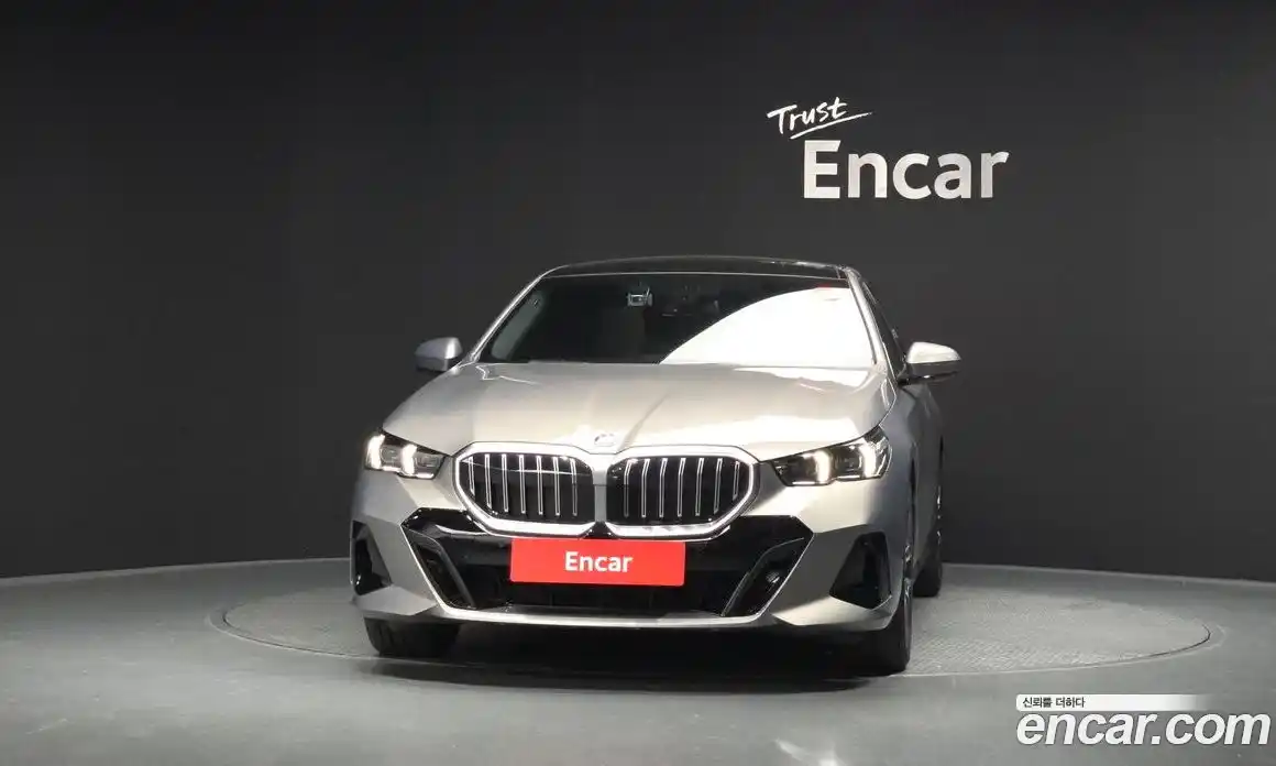 BMW 5 серия 2025 2.0 автомат (гидро), фото 3