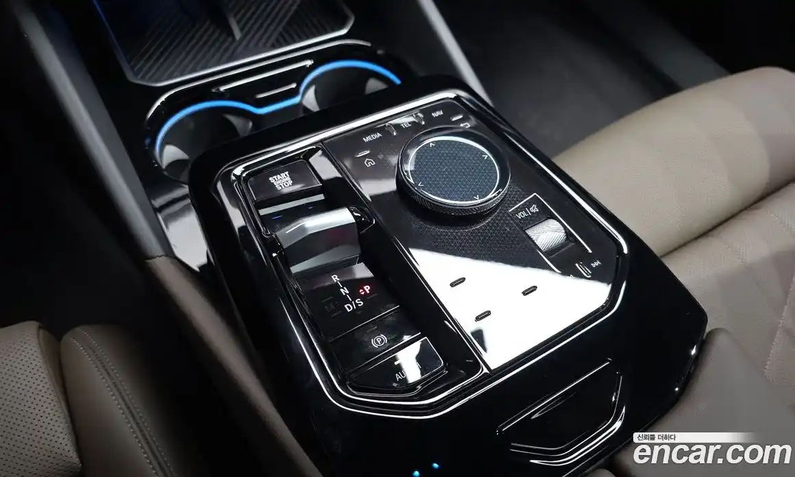 BMW 5 серия 2025 2.0 автомат (гидро), фото 9