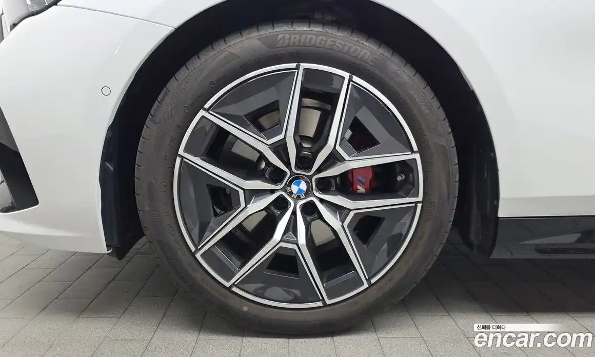 BMW 5 серия 2025 2.0 автомат (гидро), фото 5