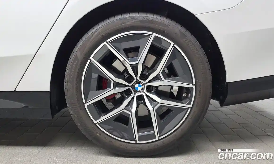 BMW 5 серия 2025 2.0 автомат (гидро), фото 7