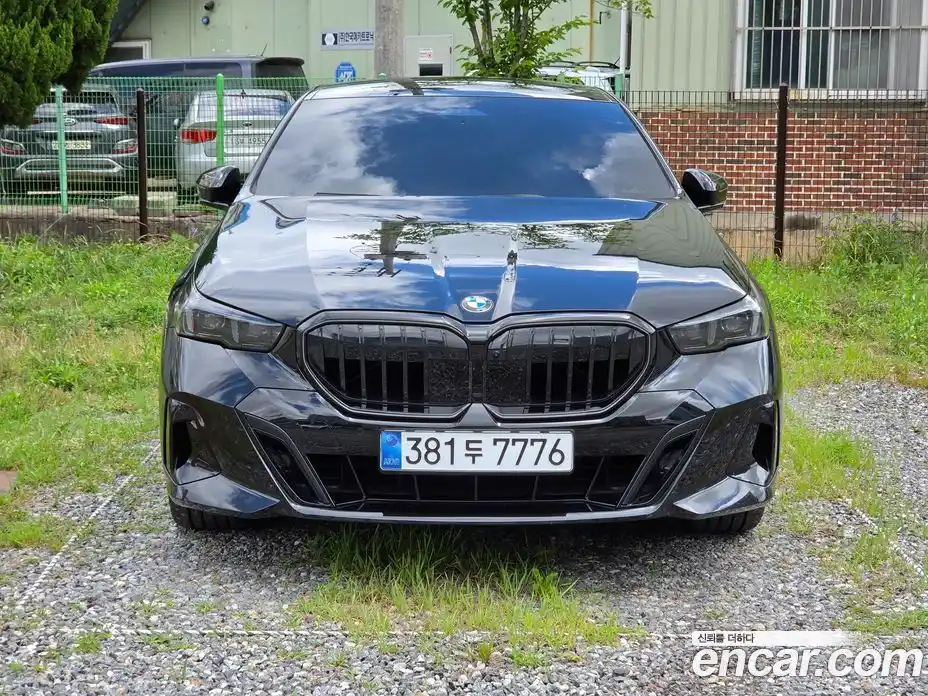 BMW 5 серия 2025 2.0 автомат (гидро), фото 3