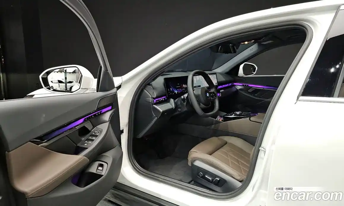 BMW 5 серия 2025 2.0 автомат (гидро), фото 13