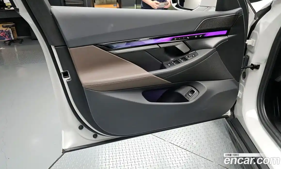 BMW 5 серия 2025 2.0 автомат (гидро), фото 14