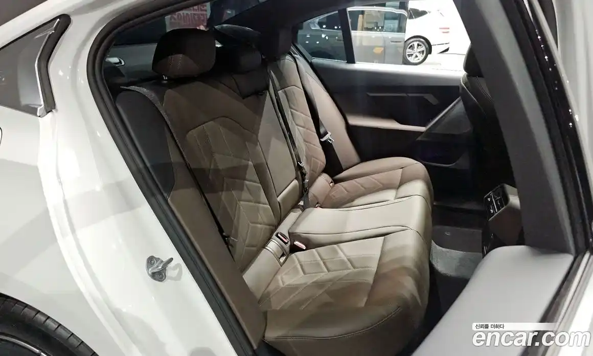 BMW 5 серия 2025 2.0 автомат (гидро), фото 17