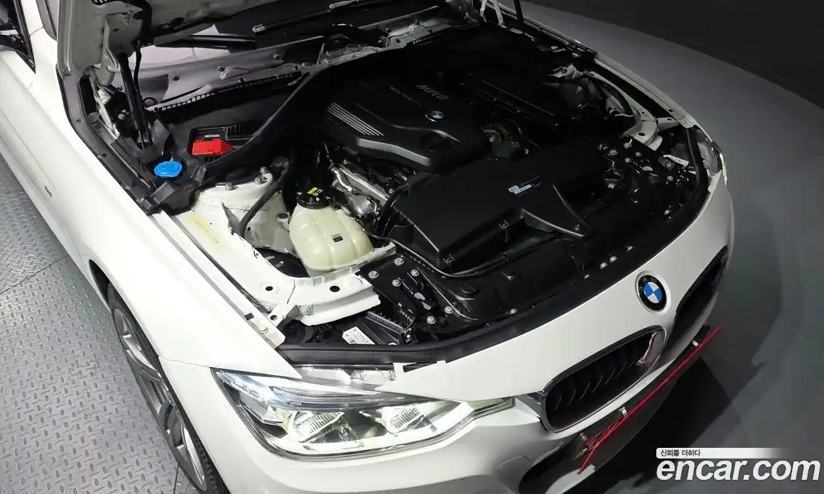 BMW 3 серия 2018 2.0 автомат (гидро), фото 6