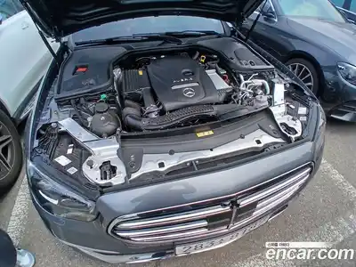 Mercedes-Benz E-Class 2023 2.0 автомат (гидро), миниатюра 12