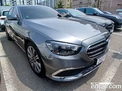 Mercedes-Benz E-Class 2023 2.0 автомат (гидро), миниатюра 2
