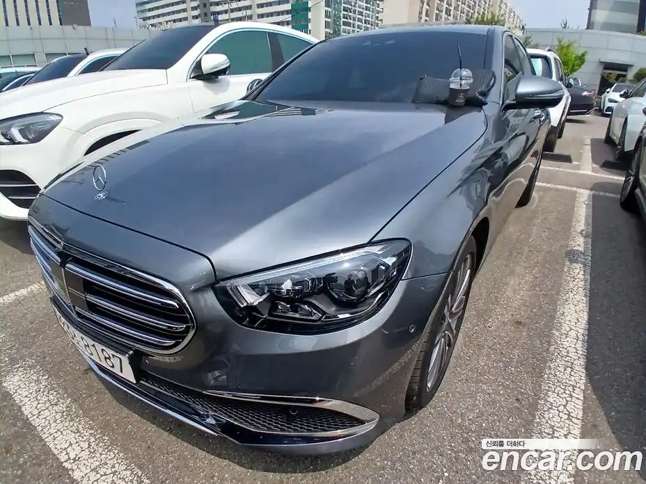 Mercedes-Benz E-Class 2023 2.0 автомат (гидро), фото 3