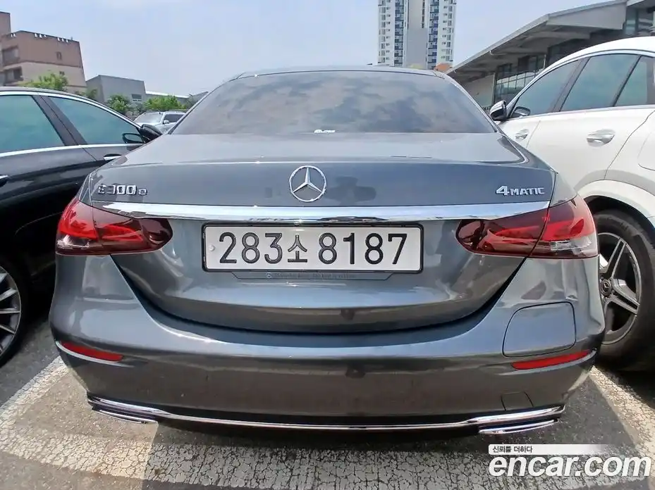 Mercedes-Benz E-Class 2023 2.0 автомат (гидро), фото 6