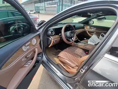 Mercedes-Benz E-Class 2023 2.0 автомат (гидро), миниатюра 8