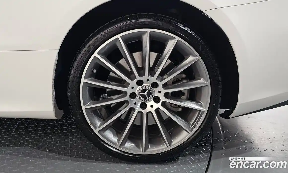 Mercedes-Benz E-Class 2023 3.0 автомат (гидро), фото 7