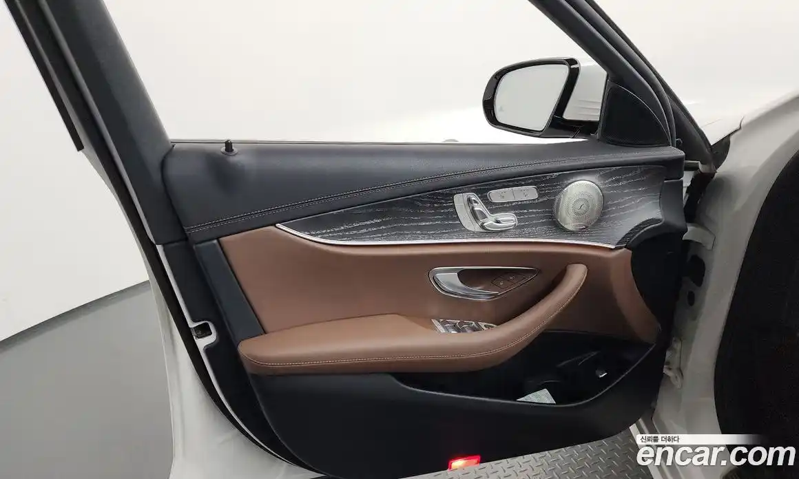 Mercedes-Benz E-Class 2022 2.0 автомат (гидро), фото 14
