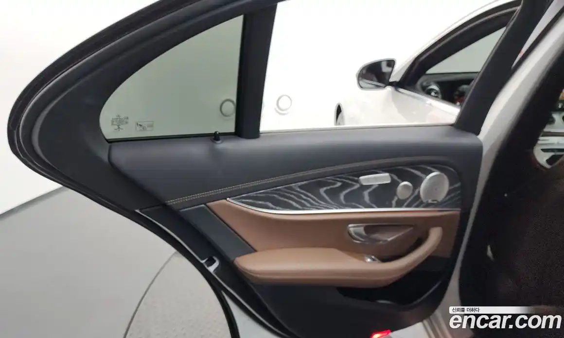Mercedes-Benz E-Class 2022 2.0 автомат (гидро), фото 15
