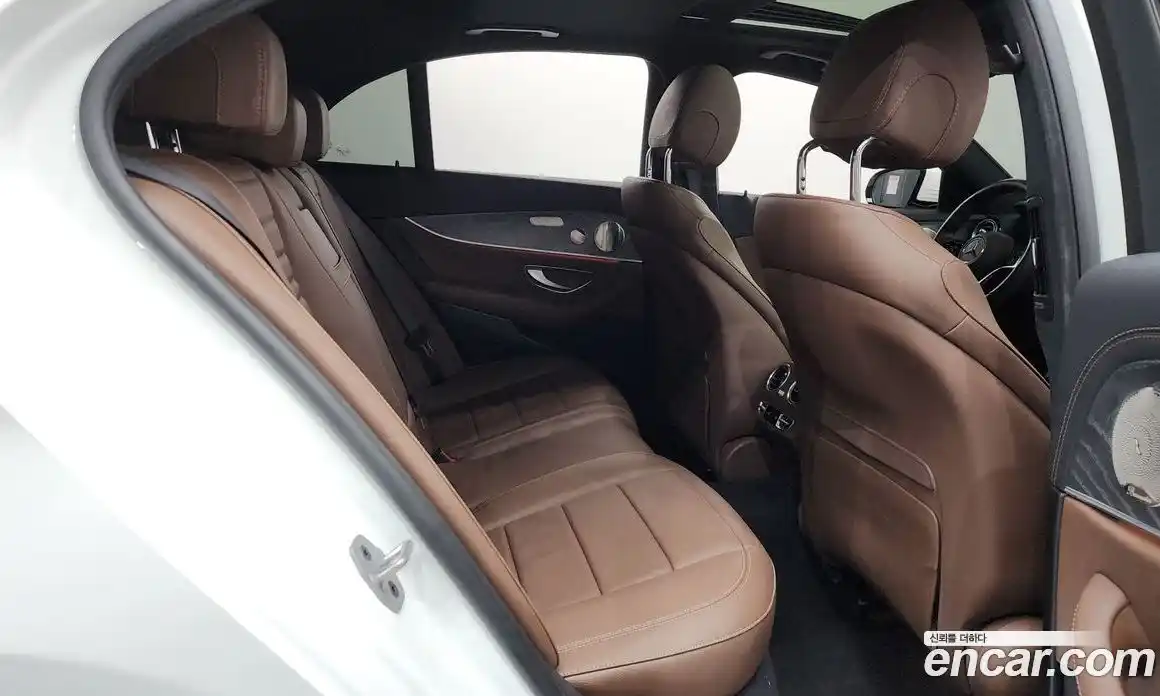 Mercedes-Benz E-Class 2022 2.0 автомат (гидро), фото 17