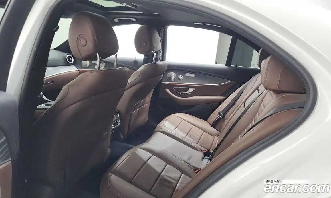 Mercedes-Benz E-Class 2022 2.0 автомат (гидро), фото 26