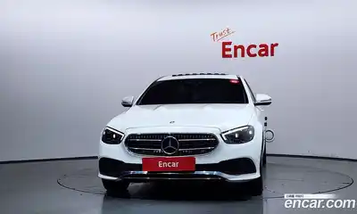 Mercedes-Benz E-Class 2022 2.0 автомат (гидро), миниатюра 3